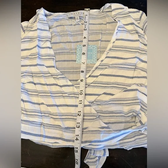 Hayden - Striped Blouse with Lace - Picture 7 of 9